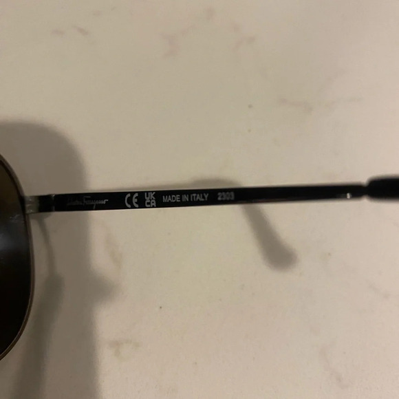 Salvatore Ferragamo Gradient Aviator Sunglasses - Retails $385 NEW AUTHENTIC - Picture 12 of 13